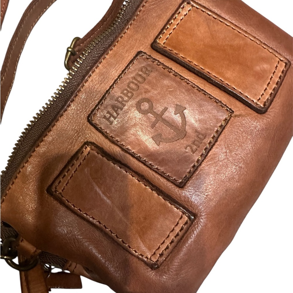 Chic Tan Leather Mini Bag - Picture 2 of 8